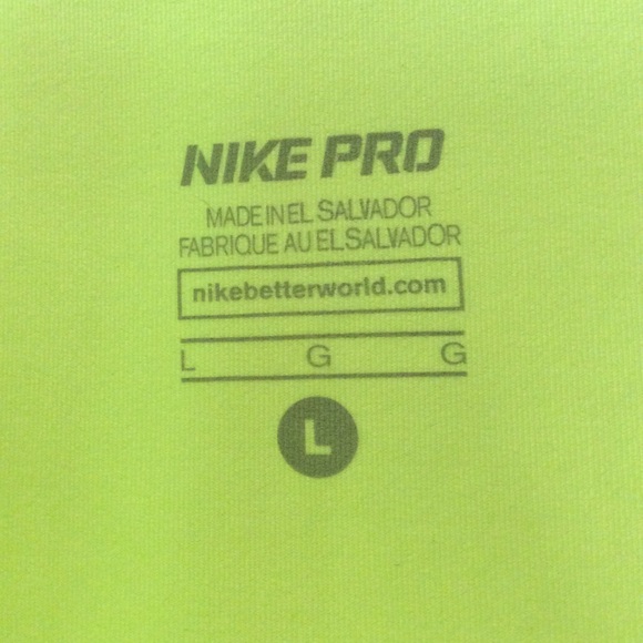 Women’s Nike shirt - Picture 2 of 2